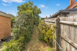 11 Uplands Rise Little Bourton